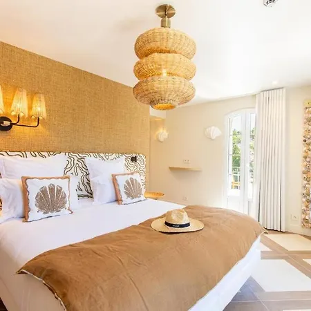 Apartment Le Clos De La Pinede Avec Ses Luxueuses 300 E Par Chambre